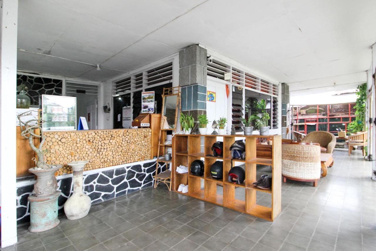 Reddoorz Near Rumah Sakit Wirosaban Salakan Exterior photo